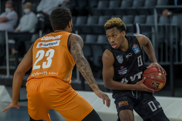 年在该项目 年在该项目