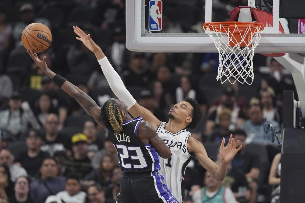 牵动着球迷 牵动着球迷