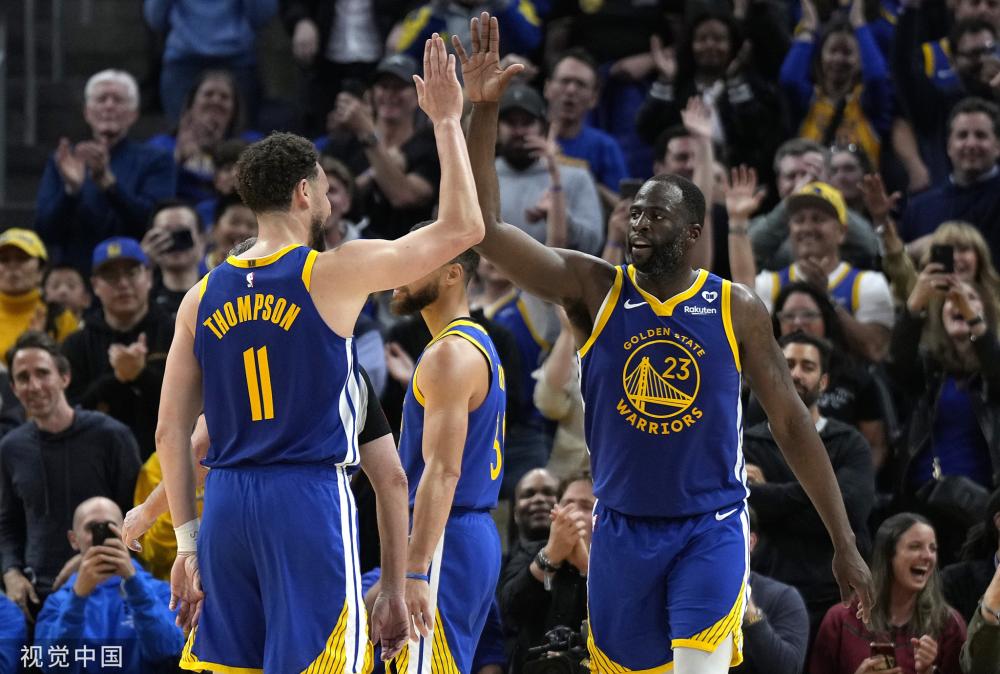 表现突出 表现突出