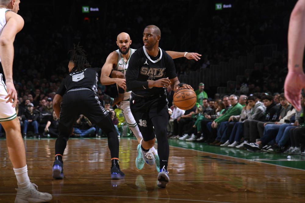 表现突出 表现突出